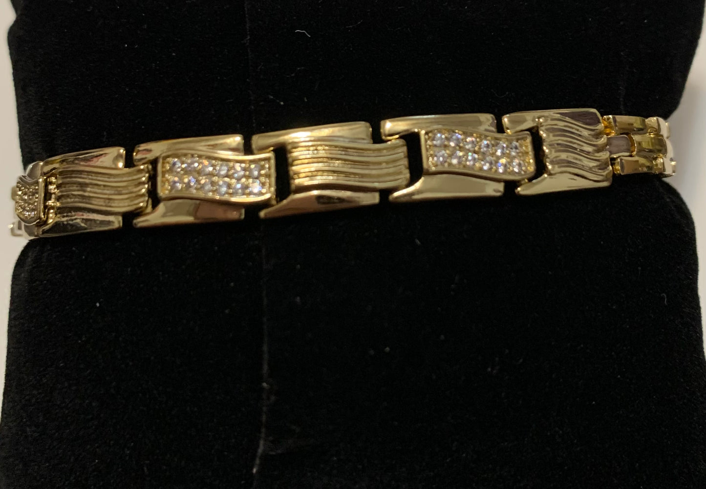 Bracelet 7” Gold Plated 14k with Crystals Beads